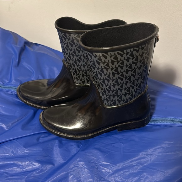 Michael Kors rain boots, size 7, Black - Picture 2 of 2